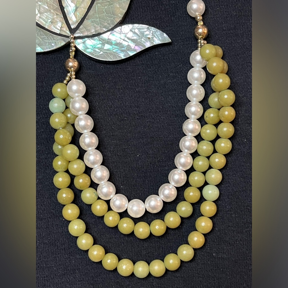 Vintage Lee Sands 70’s Lotus Flower Mother of Pearl Inlay VTG Necklace - Picture 6 of 6